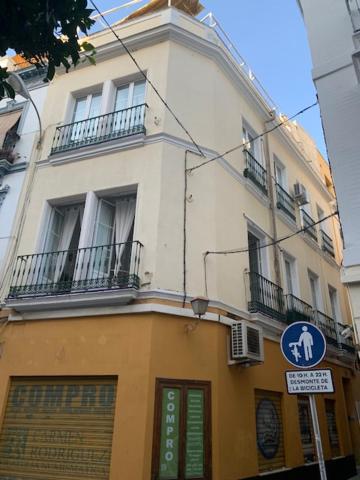 セビリアStunning Attic With Private Terrace And Parking Optionalアパートメント エクステリア 写真