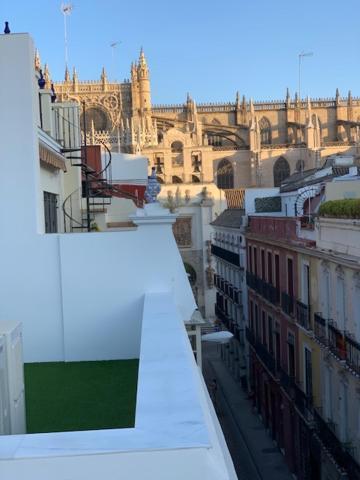 セビリアStunning Attic With Private Terrace And Parking Optionalアパートメント エクステリア 写真