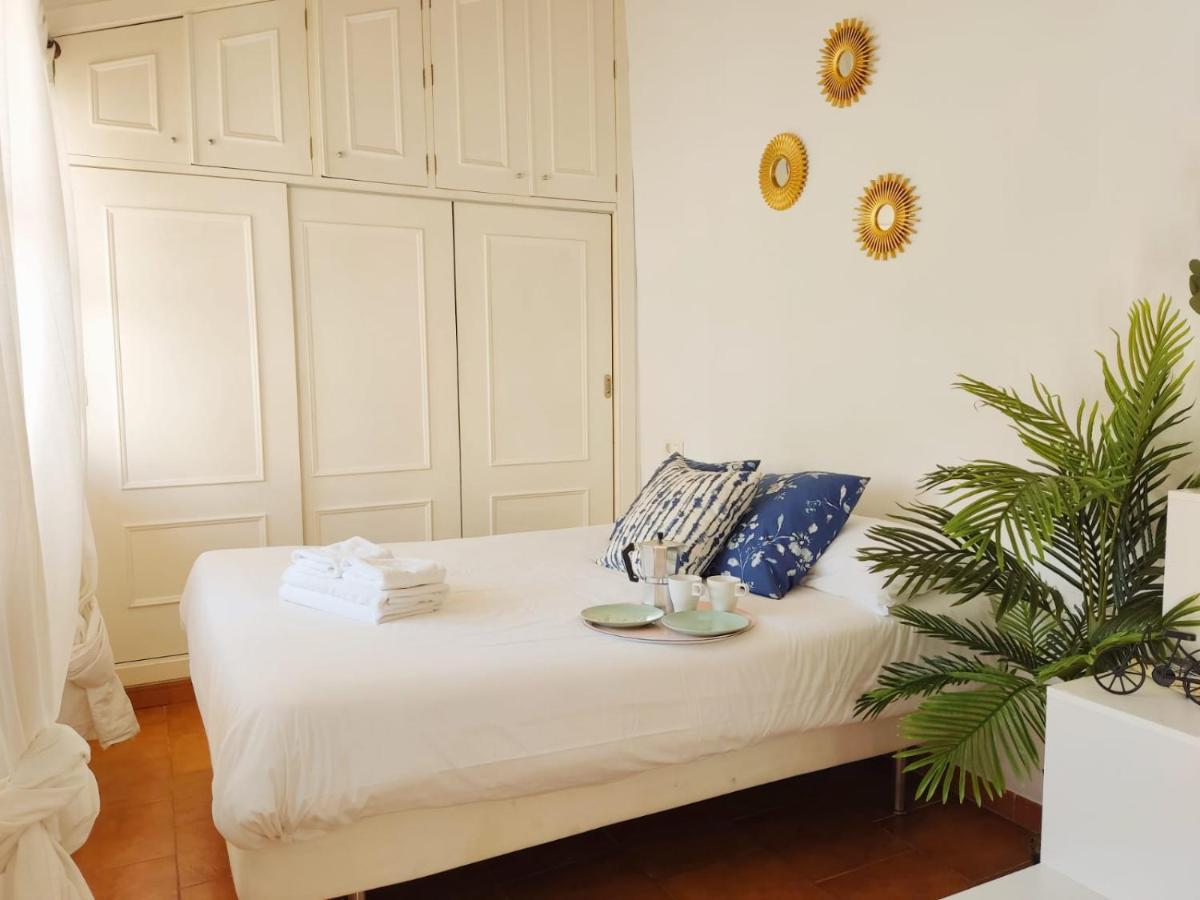 セビリアStunning Attic With Private Terrace And Parking Optionalアパートメント エクステリア 写真